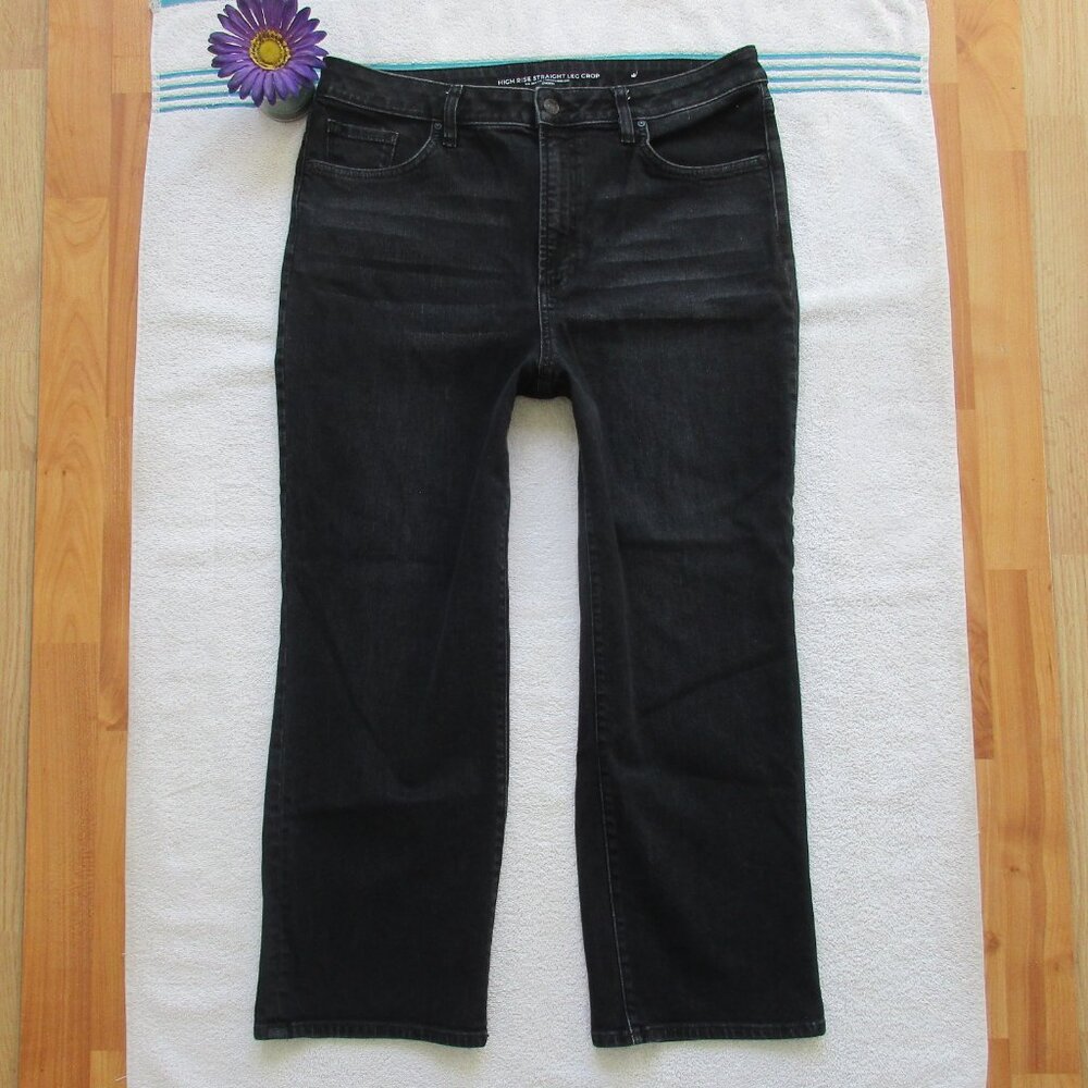 CHICOS Jeans Size 2.5 (14) High Rise Straight Crop Denim